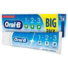 Oral-B Extra Fresh Toothpaste with Active Fluoride 100ml | Cavity Protection & Long-Lasting Freshness | Made in Europe